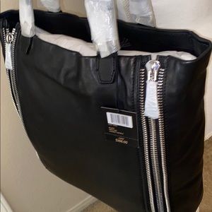 ❌❌❌❌❌❌❌SOLDDD!!!!!!❌❌❌❌❌❌❌




New Frye tote 👜